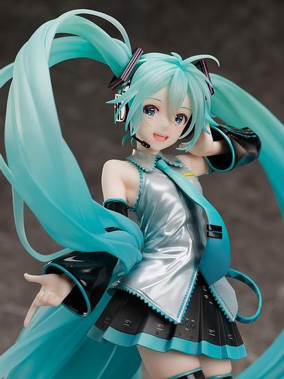 “Hatsune Miku” The 1/7 scale figure of the “life-sized sculpture” from the art exhibition “Hatsune Miku Chronicle” has been announced! Check out the refreshing smile and dazzling twin tails.