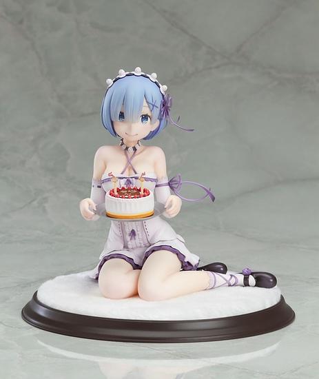 From ”Re:Zero”  Rem’s 1/7th Figure that reproduces one scene from her private life has been going on resale… Check out her in a loungewear!